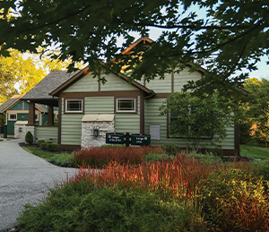 Exterior of Big Red's Lodges